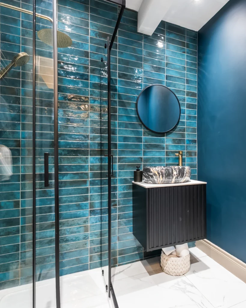 apartment 3 shower room