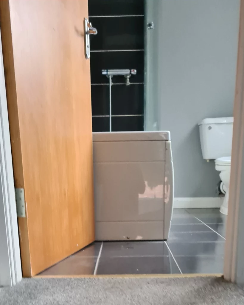HMO Bathroom before work starts 1