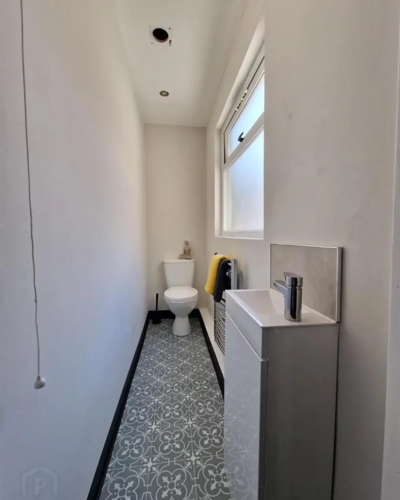 HMO split bathroom
