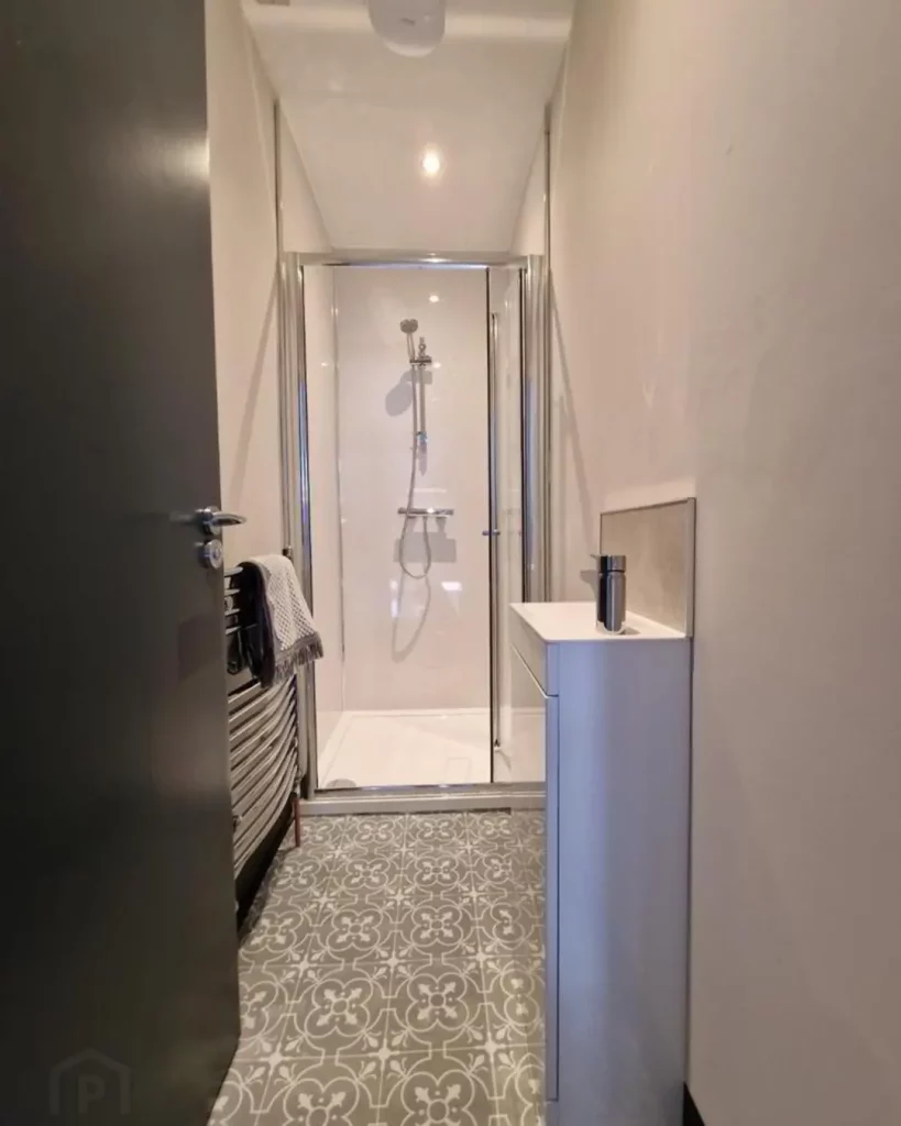 HMO split bathroom